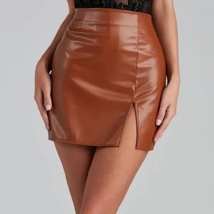 Lulus faux leather skirt NWT